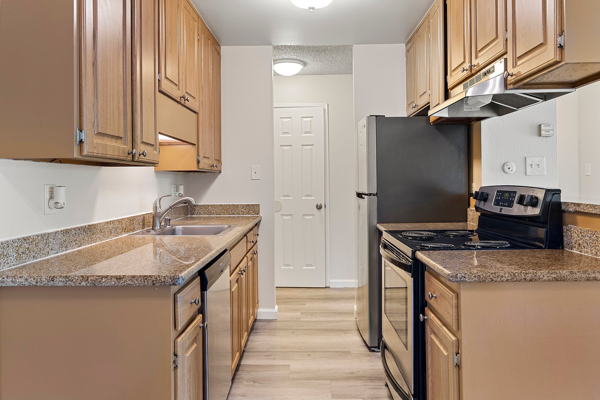 Parkview Apartments photo 2